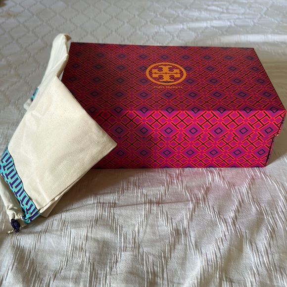 Tory Burch Shoe Box with Dust Bag Gift Box / Decor - Picture 1 of 5